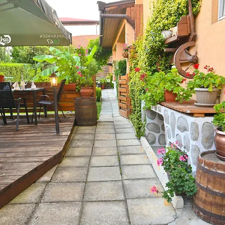 Rothmans Hotel 3*