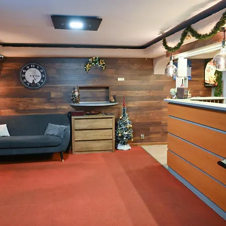 Rothmans-breakfast - Free Parking - Lobby