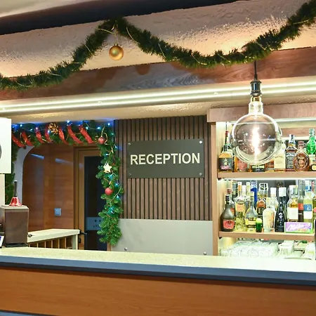 Ξενοδοχείο Rothmans-breakfast - Free Parking - Lobby 3*