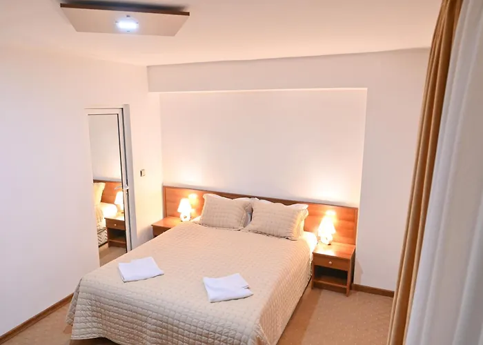 Rothmans-breakfast - Free Parking - Lobby Bansko