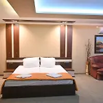 מלון Rothmans-breakfast - Free Parking - Lobby 3*