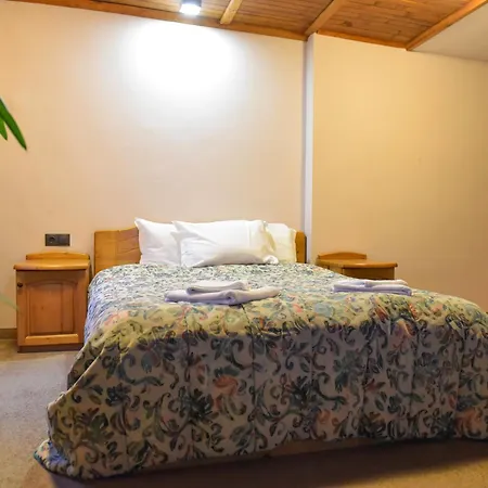 Rothmans-breakfast - Free Parking - Lobby