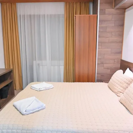Rothmans-breakfast - Free Parking - Lobby Szálloda 3*