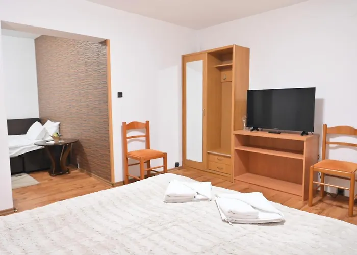 Rothmans-breakfast - Free Parking - Lobby