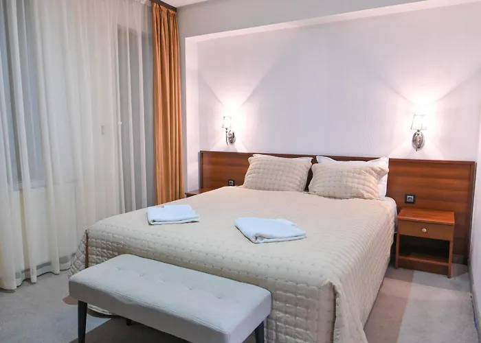 Rothmans-breakfast - Free Parking - Lobby