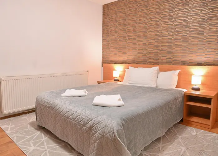 Rothmans-breakfast - Free Parking - Lobby